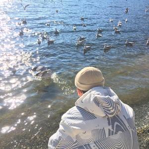 两峰夹小溪地湿又无泥的用法
