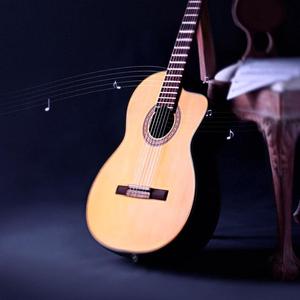 两峰夹小溪地湿又无泥的用法
